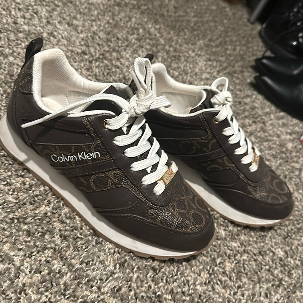 CK tenis